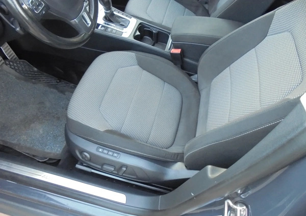 Volkswagen Passat cena 42200 przebieg: 289000, rok produkcji 2014 z Mogilno małe 667